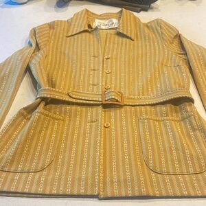 Jantzen women’s jacket vintage size 18, see measurements, mustard yellow. Cool.